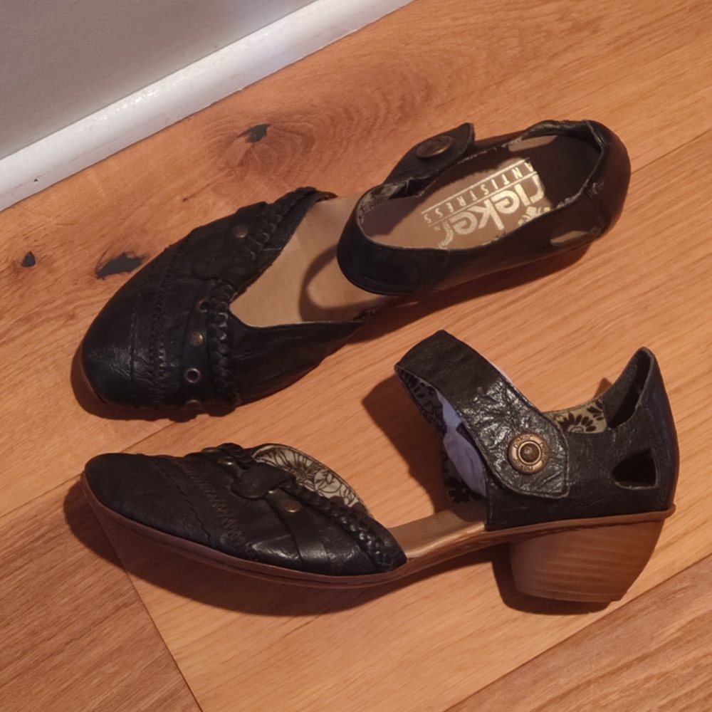 Rieker velcro heels